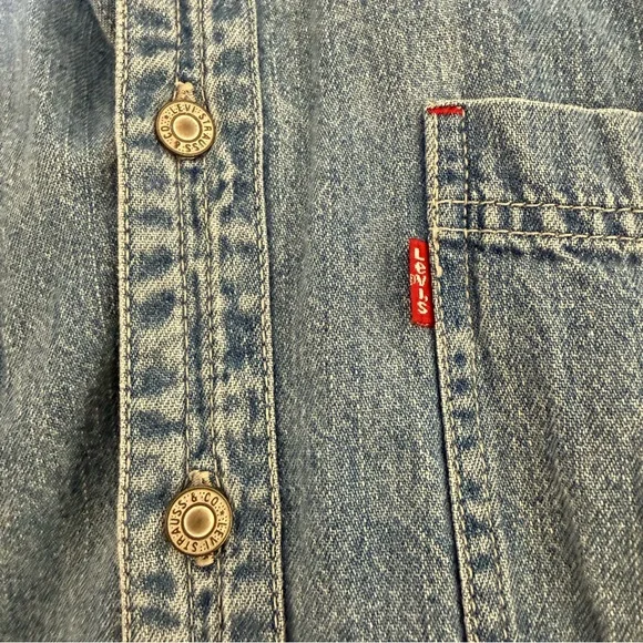 Vintage Levi's Denim Casual Button Down Shirt Men Size Small - Picture 4 of 12